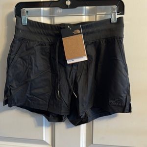 The North face Aphrodite motion shirt size small